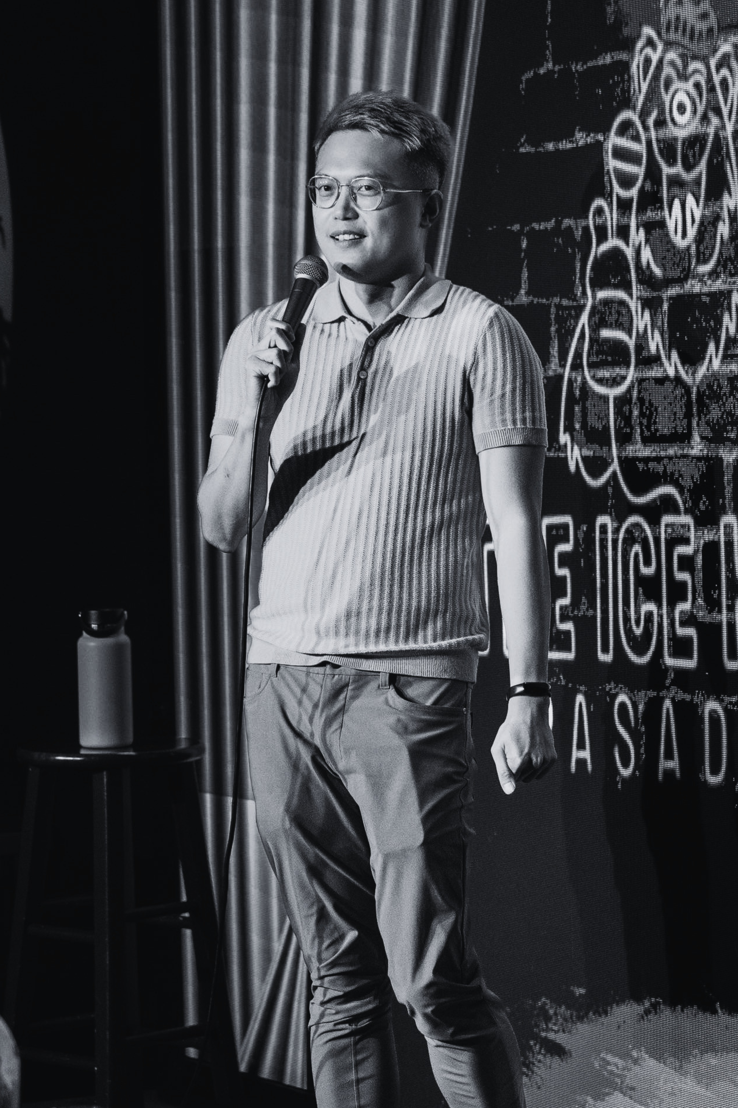 Oliver Wong performing live